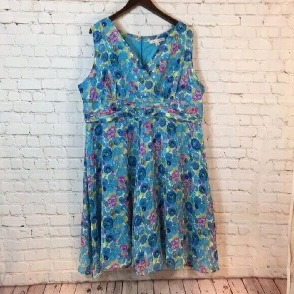 NWT Soft by Avenue Dress Blue Pink Floral Pattern Sleeveless Size 24